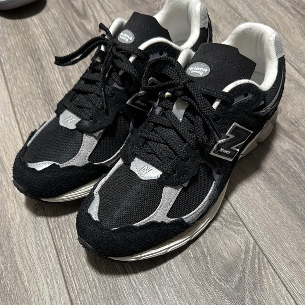 New Balance 2002R Protection Pack 9.5 mens